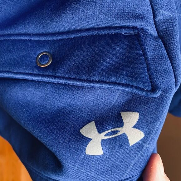 Under Armour Zip Up sweatshirt - Picture 2 of 11